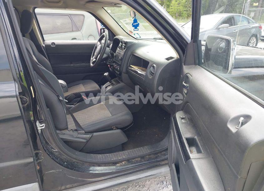 Photo 5 of 2011 Jeep Patriot SPORT (VIN 1J4NT1GB5BD142389)