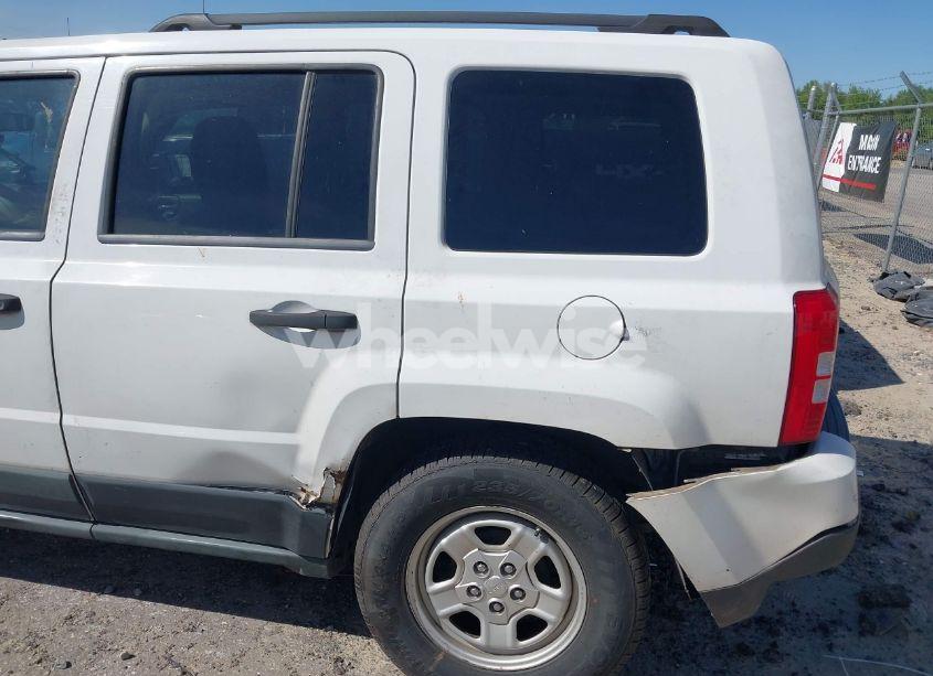 Photo 6 of 2011 Jeep Patriot SPORT (VIN 1J4NT1GB6BD175160)