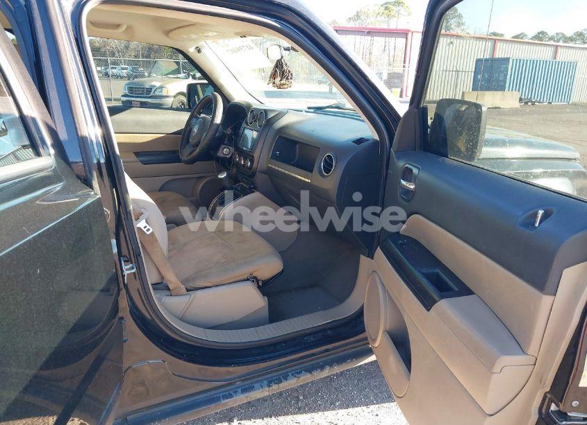Photo 5 of 2011 Jeep Patriot SPORT (VIN 1J4NT1GBXBD160077)