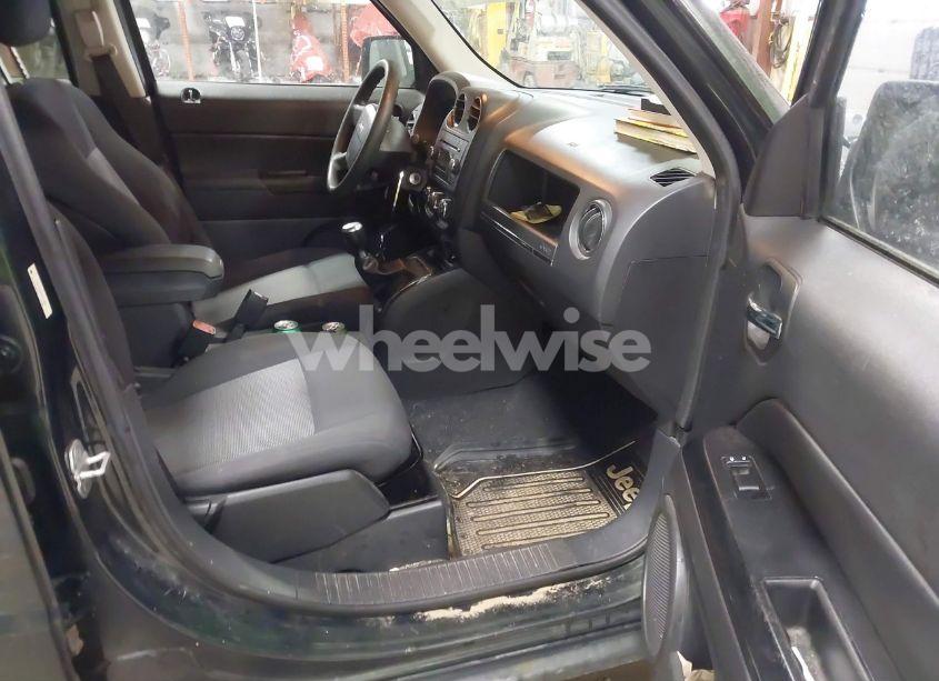 Photo 5 of 2010 Jeep Patriot SPORT (VIN 1J4NT2GB0AD579950)