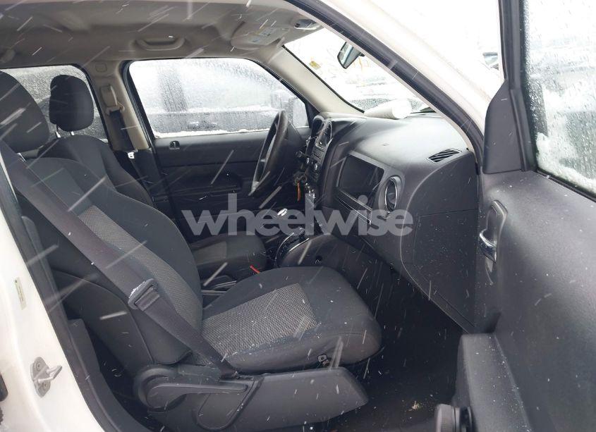 Photo 5 of 2010 Jeep Patriot SPORT (VIN 1J4NT2GB1AD540820)