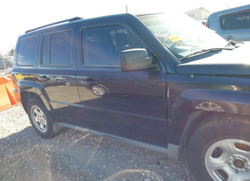 Photo 12 of 2010 Jeep Patriot SPORT (VIN 1J4NT2GB1AD659578)