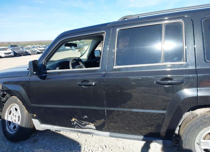 Photo 13 of 2010 Jeep Patriot SPORT (VIN 1J4NT2GB1AD659578)