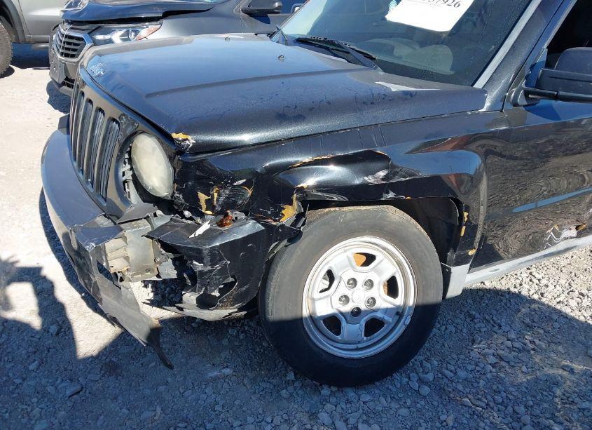 Photo 6 of 2010 Jeep Patriot SPORT (VIN 1J4NT2GB1AD659578)