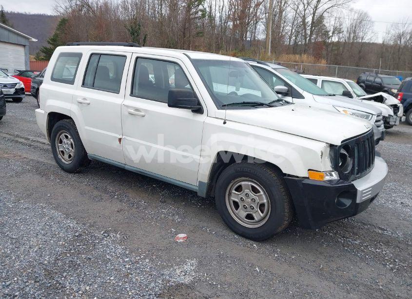 2010 Jeep Patriot SPORT (VIN 1J4NT2GB2AD529180) main photo