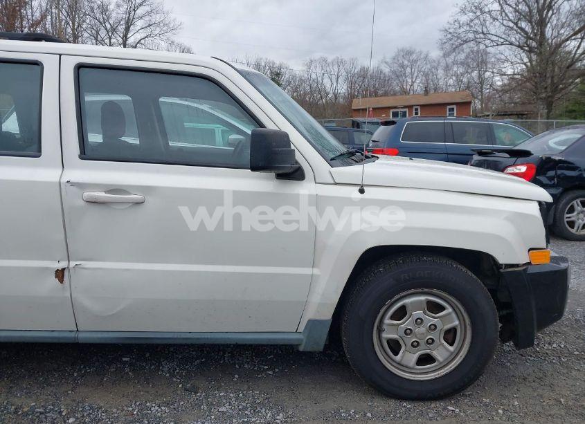 Photo 13 of 2010 Jeep Patriot SPORT (VIN 1J4NT2GB2AD529180)
