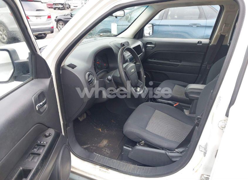 Photo 5 of 2010 Jeep Patriot SPORT (VIN 1J4NT2GB2AD529180)