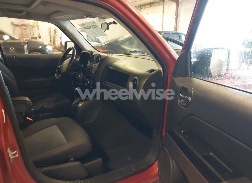 Photo 5 of 2010 Jeep Patriot SPORT/NORTH (VIN 1J4NT2GB3AD600015)