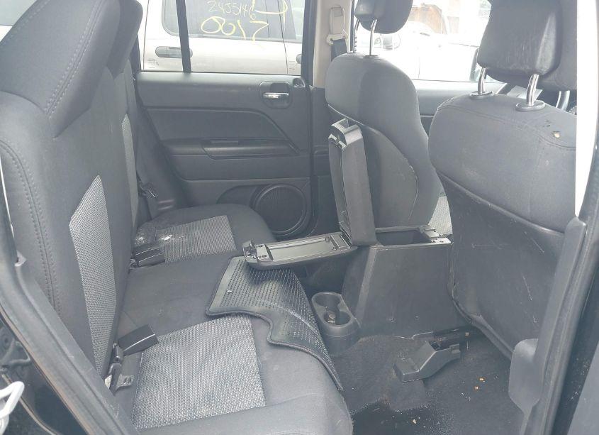 Photo 8 of 2010 Jeep Patriot SPORT/NORTH (VIN 1J4NT2GB4AD655587)