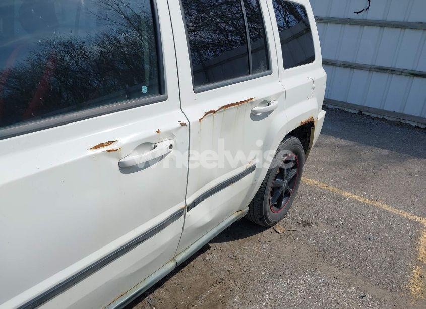 Photo 6 of 2010 Jeep Patriot SPORT (VIN 1J4NT2GB5AD589535)