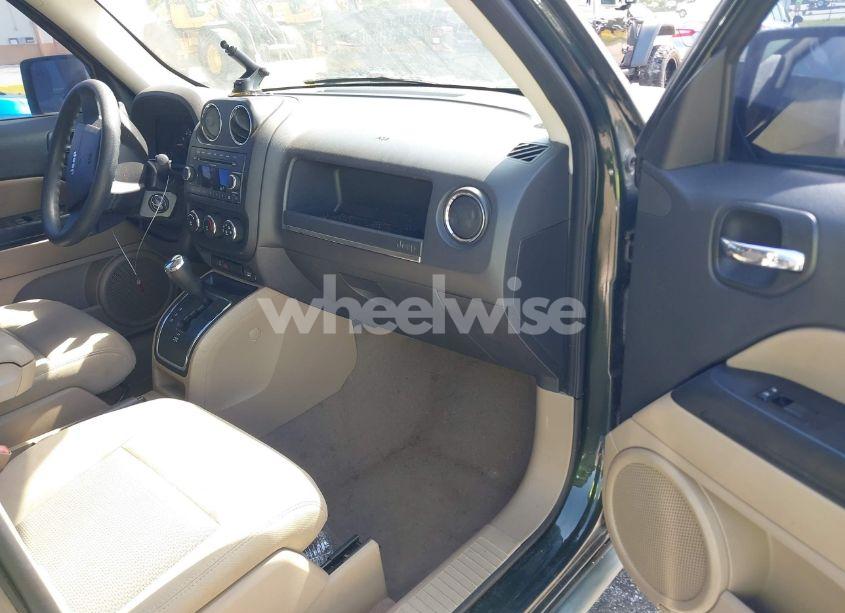 Photo 5 of 2010 Jeep Patriot SPORT (VIN 1J4NT2GB6AD573277)