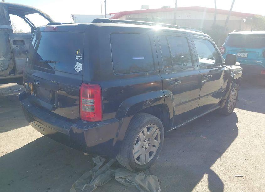 Photo 4 of 2010 Jeep Patriot SPORT (VIN 1J4NT2GBXAD659532)