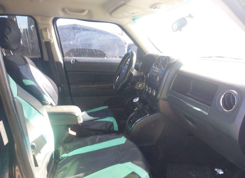 Photo 5 of 2010 Jeep Patriot SPORT (VIN 1J4NT2GBXAD659532)
