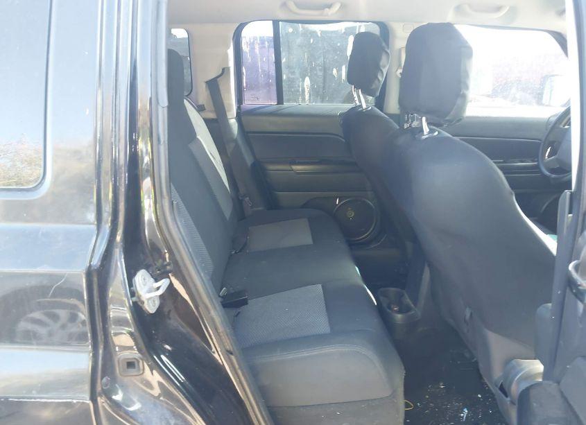 Photo 8 of 2010 Jeep Patriot SPORT (VIN 1J4NT2GBXAD659532)