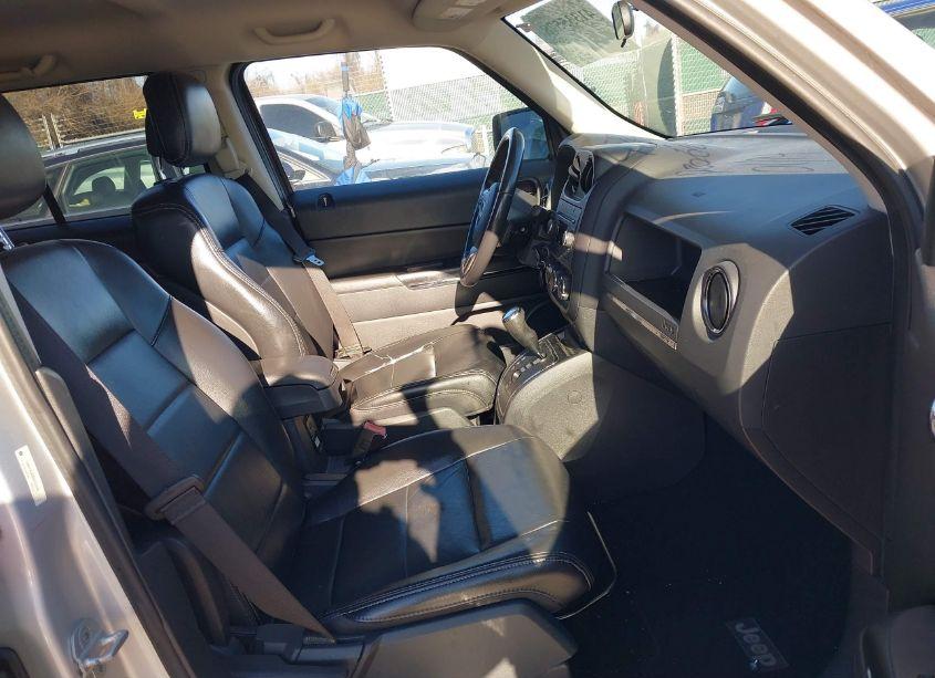 Photo 5 of 2011 Jeep Patriot LATITUDE X (VIN 1J4NT4GB2BD113112)