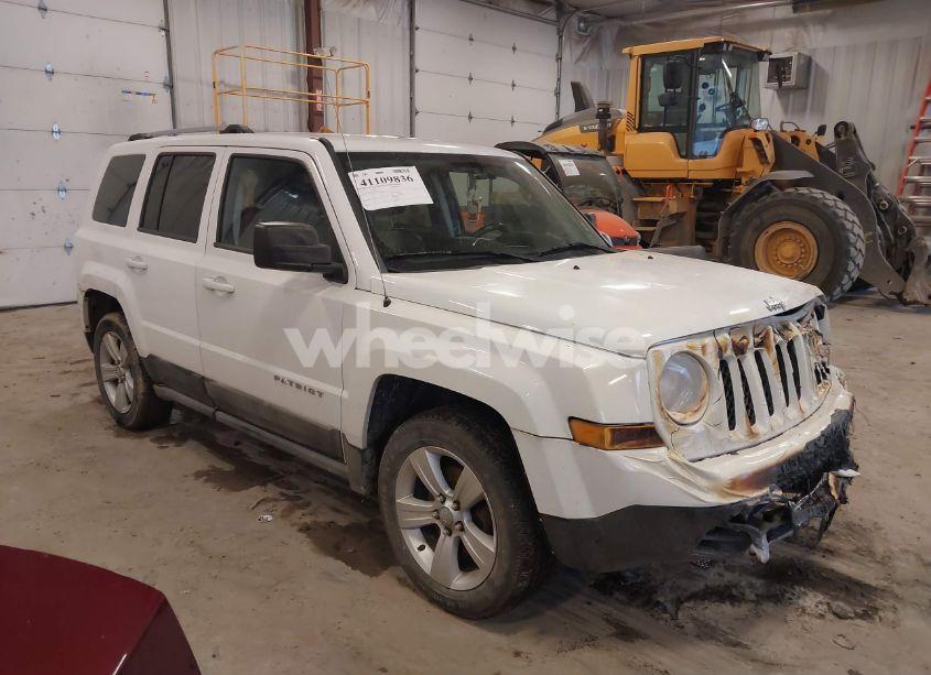 2011 Jeep Patriot LATITUDE X (VIN 1J4NT4GB4BD113113) main photo