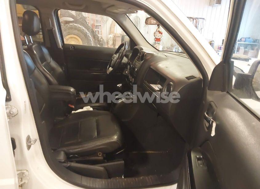 Photo 5 of 2011 Jeep Patriot LATITUDE X (VIN 1J4NT4GB4BD113113)