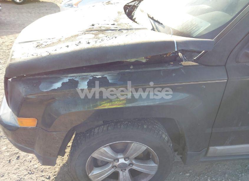 Photo 15 of 2011 Jeep Patriot LATITUDE X (VIN 1J4NT4GB7BD122825)