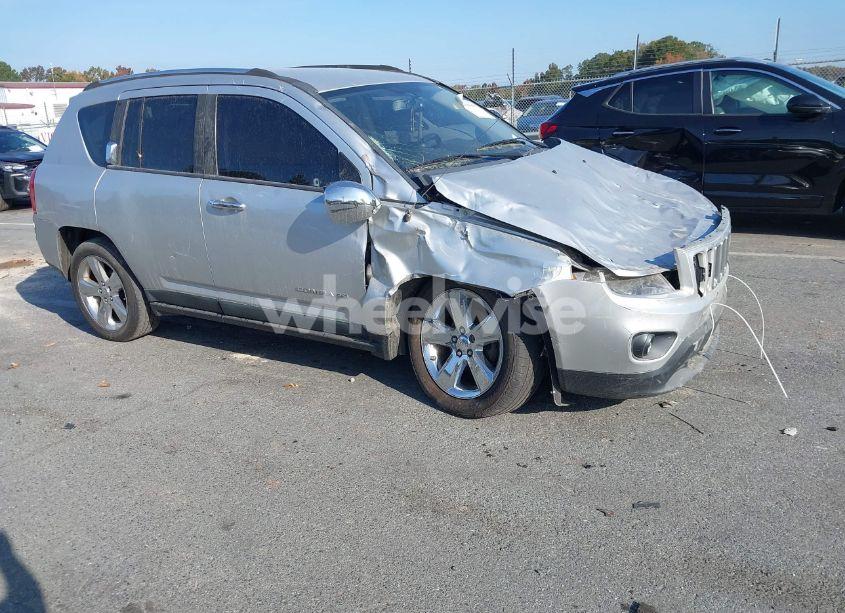 2011 Jeep Compass LIMITED (VIN 1J4NT5FB1BD290421) main photo