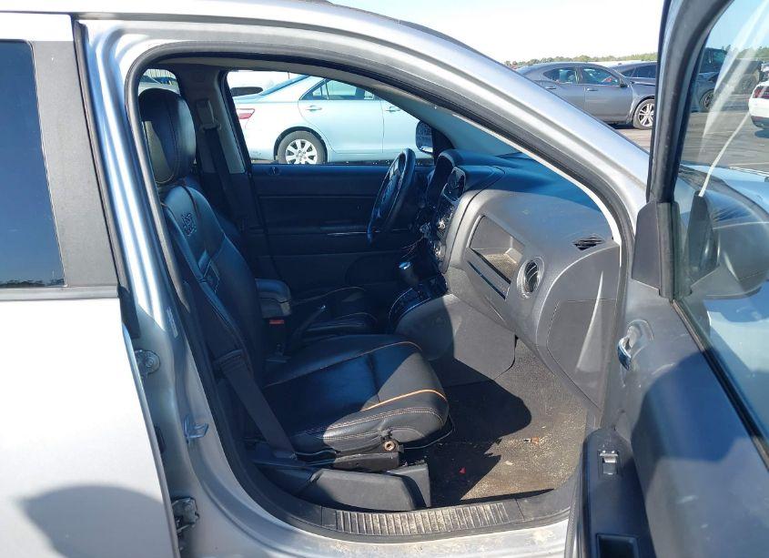 Photo 5 of 2011 Jeep Compass LIMITED (VIN 1J4NT5FB2BD186942)