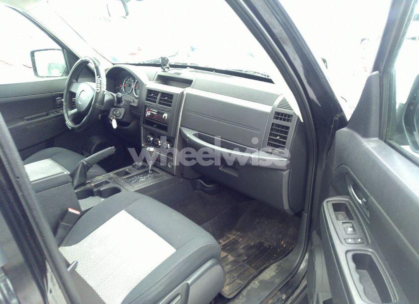 Photo 5 of 2010 Jeep Liberty SPORT (VIN 1J4PN2GK0AW145292)