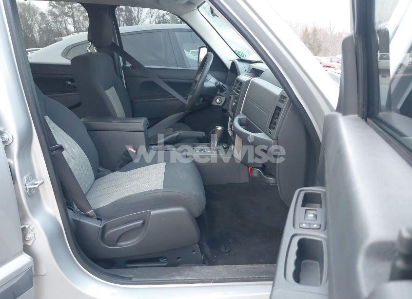 Photo 5 of 2010 Jeep Liberty SPORT (VIN 1J4PN2GK1AW142692)