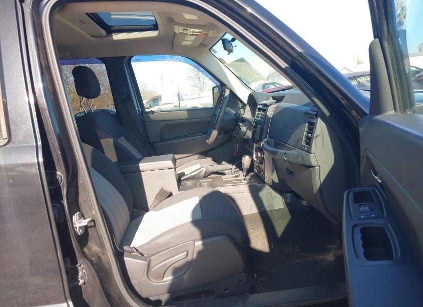 Photo 5 of 2010 Jeep Liberty SPORT (VIN 1J4PN2GK1AW155989)