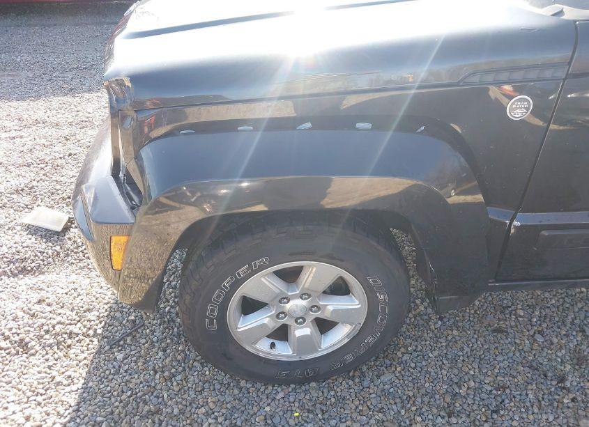 Photo 6 of 2010 Jeep Liberty SPORT (VIN 1J4PN2GK1AW155989)