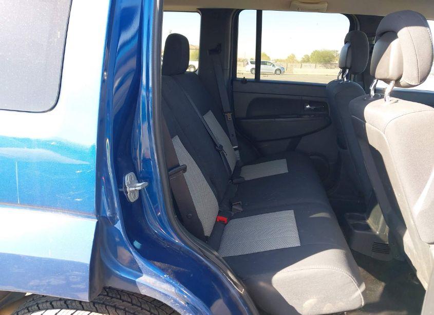 Photo 8 of 2010 Jeep Liberty SPORT (VIN 1J4PN2GK1AW177393)