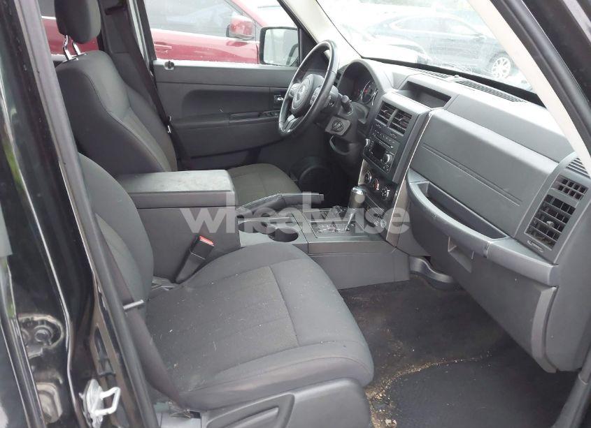Photo 5 of 2011 Jeep Liberty SPORT (VIN 1J4PN2GK1BW527638)