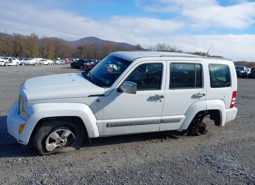 Photo 6 of 2011 Jeep Liberty SPORT (VIN 1J4PN2GK1BW534606)
