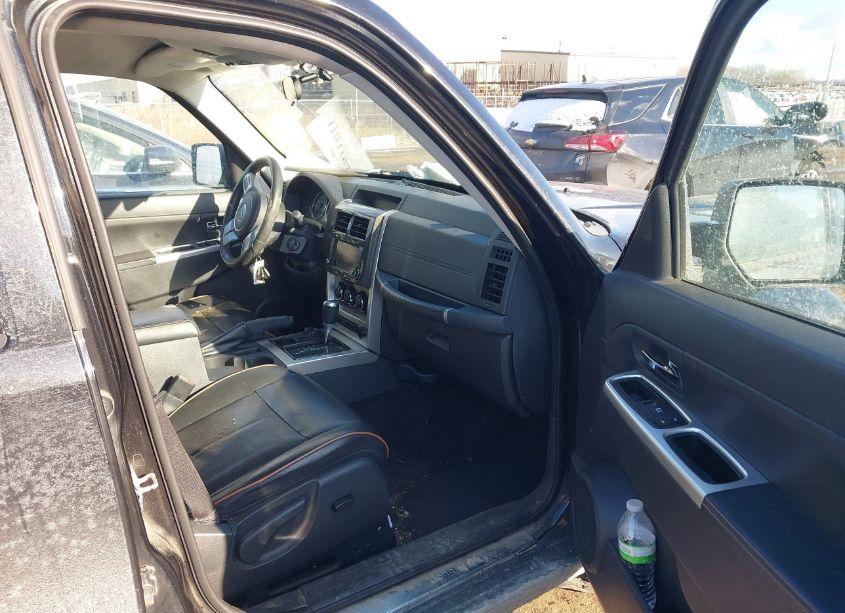 Photo 5 of 2011 Jeep Liberty SPORT (VIN 1J4PN2GK1BW563538)