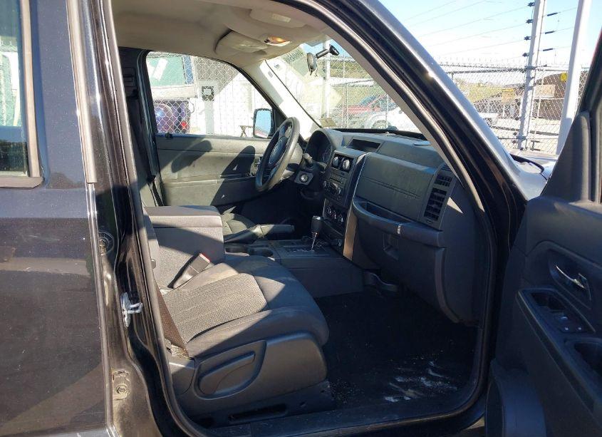 Photo 5 of 2011 Jeep Liberty SPORT (VIN 1J4PN2GK1BW567539)