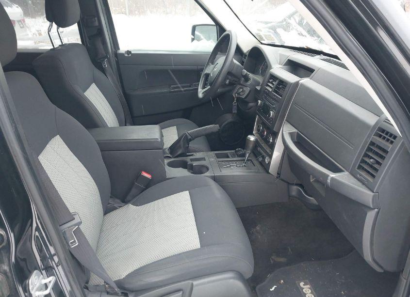 Photo 5 of 2010 Jeep Liberty SPORT (VIN 1J4PN2GK2AW115291)