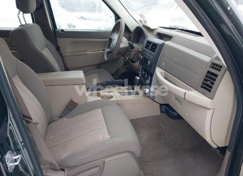 Photo 5 of 2010 Jeep Liberty SPORT (VIN 1J4PN2GK2AW135363)