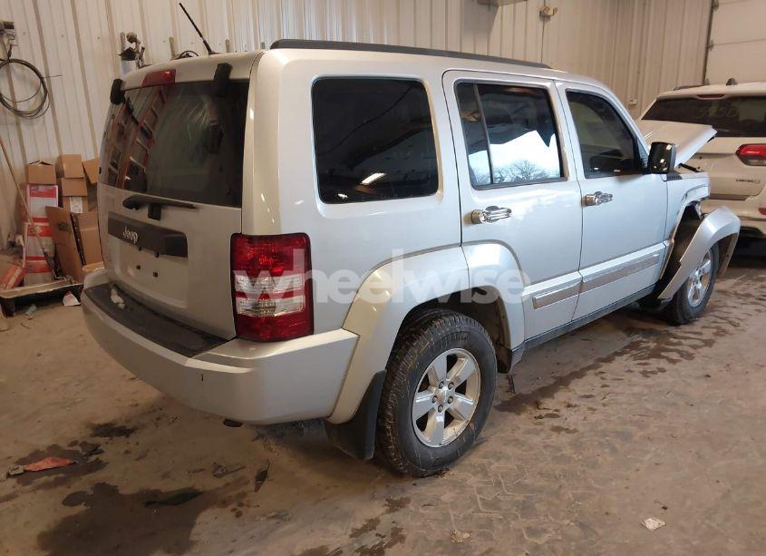Photo 4 of 2010 Jeep Liberty SPORT (VIN 1J4PN2GK2AW144094)