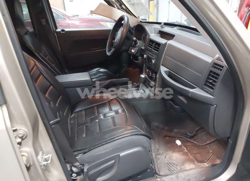 Photo 5 of 2010 Jeep Liberty SPORT (VIN 1J4PN2GK2AW164023)