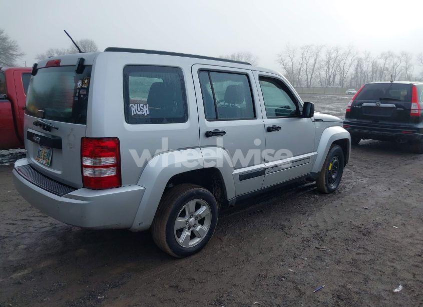 Photo 4 of 2010 Jeep Liberty SPORT (VIN 1J4PN2GK2AW182814)