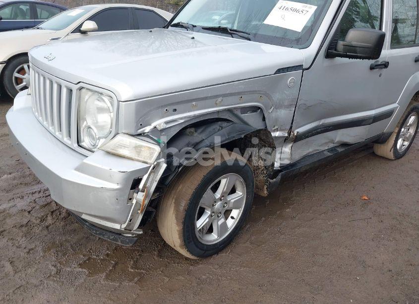 Photo 6 of 2010 Jeep Liberty SPORT (VIN 1J4PN2GK2AW182814)