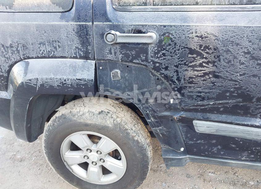 Photo 14 of 2011 Jeep Liberty SPORT (VIN 1J4PN2GK2BW571471)