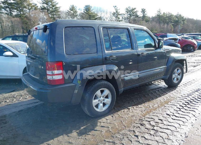 Photo 4 of 2010 Jeep Liberty SPORT (VIN 1J4PN2GK3AW162040)