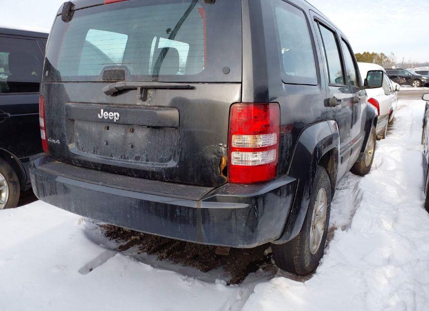 Photo 4 of 2010 Jeep Liberty SPORT (VIN 1J4PN2GK4AW136983)