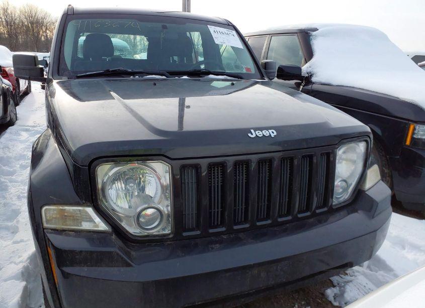 Photo 6 of 2010 Jeep Liberty SPORT (VIN 1J4PN2GK4AW136983)