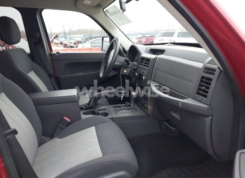 Photo 5 of 2010 Jeep Liberty SPORT (VIN 1J4PN2GK4AW160281)