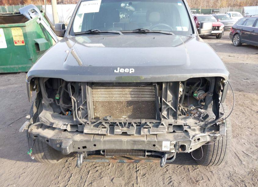 Photo 6 of 2011 Jeep Liberty SPORT (VIN 1J4PN2GK4BW585100)
