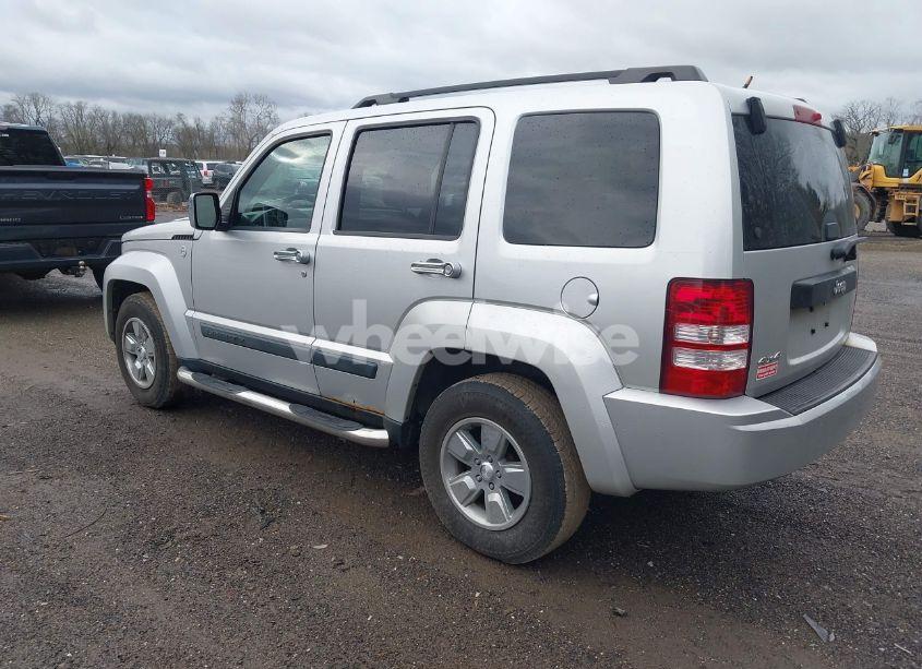 Photo 3 of 2010 Jeep Liberty SPORT (VIN 1J4PN2GK5AW116693)