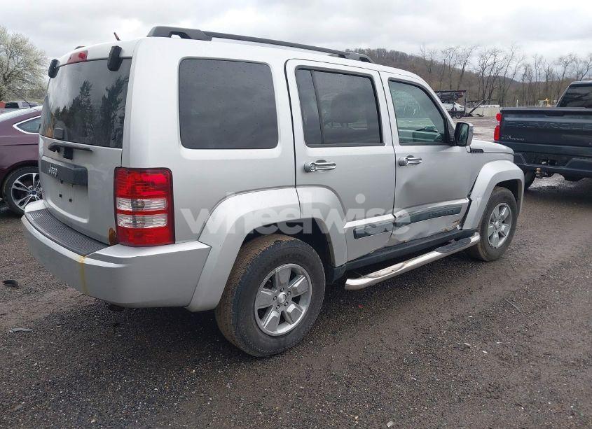 Photo 4 of 2010 Jeep Liberty SPORT (VIN 1J4PN2GK5AW116693)