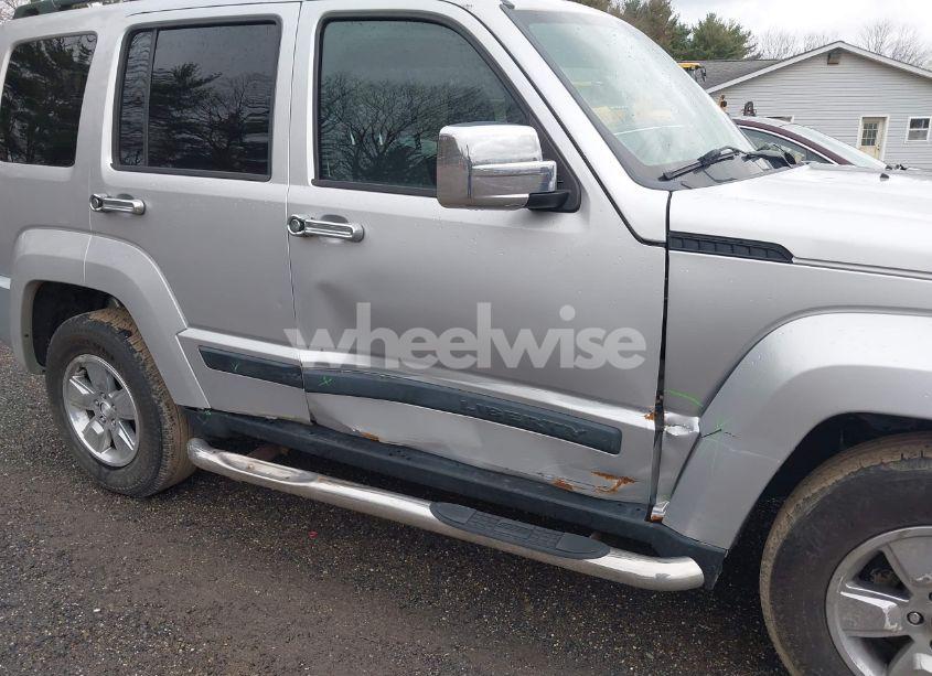 Photo 6 of 2010 Jeep Liberty SPORT (VIN 1J4PN2GK5AW116693)