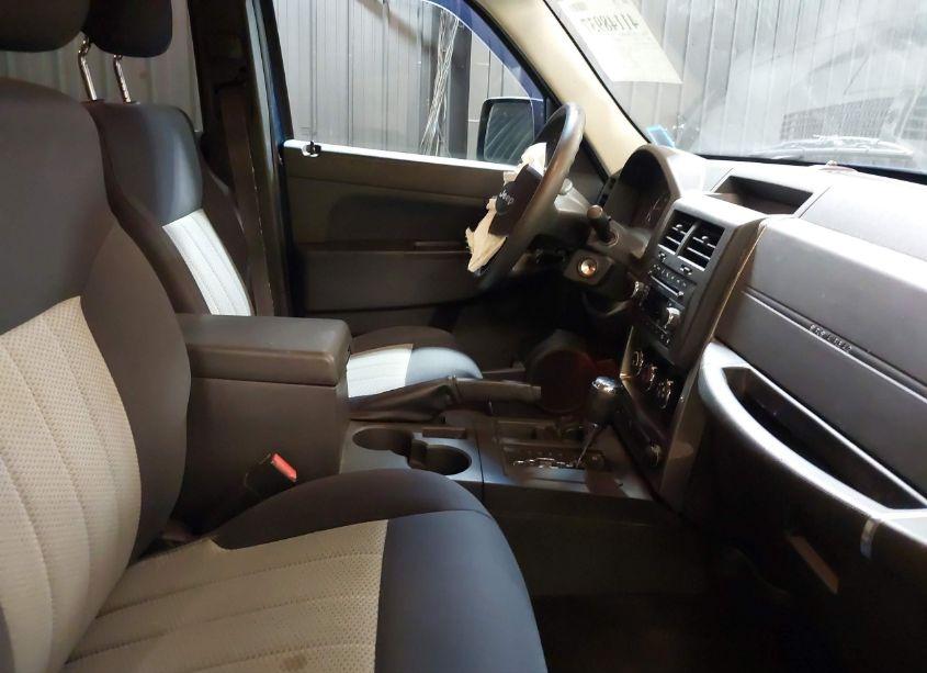 Photo 5 of 2010 Jeep Liberty SPORT (VIN 1J4PN2GK5AW116788)