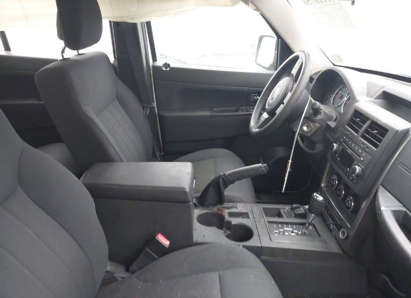 Photo 5 of 2011 Jeep Liberty SPORT (VIN 1J4PN2GK5BW582349)